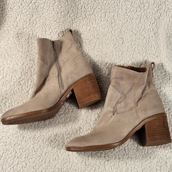 NWT ZODIAC Women's Lovie Bootie Ankle Boots Fog Grey size 11 - Picture 3 of 8